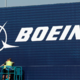 Boeing v četrtletju z nižjo izgubo in višjimi prihodki