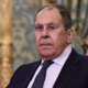 Lavrov na Aljaski pritegnil pozornost z napisom na majici