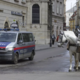 Policist gol, pijan in podelan obležal v službi
