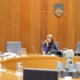 Domnevno ukradeni otroci: nekdanja babica za primere slišala iz medijev