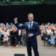 Golob z Bella ciao v dvorano in do novega mandata