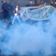 Protesti in blokade v Franciji, ki ima novega premierja