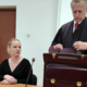 Bosta obtožena za smrt dečka sodbo pričakala v priporu ali na prostosti?