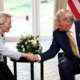 ''Donald, živjo, tukaj Ursula!'' Kako je šefica Evropske komisije očarala ameriškega predsednika