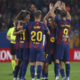 Barcelona po zmagi proti Valencii brez prhanja in s premajhnim avtobusom