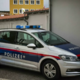 Napad s hrenovko in bizaren preobrat pred sojenjem