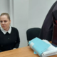 SMRT MALČKA V PREGRETEM VOZILU: Sojenje materi se nadaljuje, med pričami je bil tudi pediater