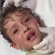 (VIDEO) Trenutek, ko je zdravnik fantu iz ušesa izvlekel živega raka