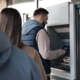 Moški razkril drzno prevaro na bankomatu: Bodite previdni