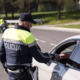 GROZLJIVA NESREČA NA KRASU: 16-letnik s traktorjem zdrsnil po pobočju in ostal ukleščen