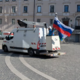 Zakon je zakon: zakaj ljubljanske ulice pred prazniki preplavi 1000 zastav?