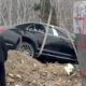 Nenavaden pogreb: bogataša namesto v krsti pokopali v luksuznem mercedesu