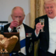 Britanski kralj sklenil obisk ZDA, Trump napovedal odpravo carin na viski