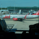 Pilot med poletom doživel srčni infarkt, letalo se je na hitro spustilo
