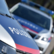 Pijan kot čep v spodnjicah na slepo s tovornjakom vijugal po regionalni cesti