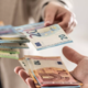 Loterijski milijonar: če bi bankovce položil v vrsto, bi bila razdalja dolga 70 kilometrov