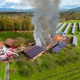 FOTO: Požar na Desincu gasilo več kot sto gasilcev; tudi na cestah pestro