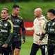 Kaj se dogaja z Ronaldom?! Bo še kdaj igral za United?! Oglasil se je njegov trener in napovedal tole!