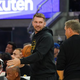Dončić s klopi videl nov poraz in šov velikega tekmeca (video)