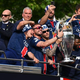 Kar so na letališču naredil s PSG-jevim pokalom, je obkrožilo svet (video)