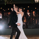 Še nikoli videne fotografije: "Prelistajte" poročni album princa Harryja in Meghan Markle