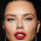 Adriana Lima ima poseben način nege kože: Umiva se na nenavaden način in trdi, da je prav to tisto, zaradi česar je njena polt sijoča