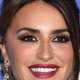 Penelope Cruz osupljiva v klasičnih bikinkah z živahnim potiskom