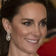 Kate Middleton nosila spektakularno “pozabljeno” diamantno tiaro iz leta 1923 na državnem banketu v Buckinghamski palači