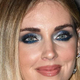Chiara Ferragni v "maščevalni" obleki z visokim stranskim razporkom, ki razkriva njene neskončno dolge noge