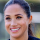 Meghan Markle: Čevlji z ravnim podplatom, ki vizualno podaljšajo noge