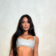 Kim Kardashian z leti vse bolj sijoča in mladostna: Zvezdnica razkriva svojo telovadno rutino za oblikovanje fit telesa pri 42 letih (to je število ur, ki jih preživi v telovadnici)