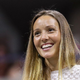 Jelena Djokovic v ultimativnih kavbojkah z visokim pasom za to pomlad, ki so lahko osnova vsakega šik 'casual' stajlinga