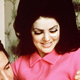 78-letna Priscilla Presley z novo barvo las, ki ji pristaja bolj kot ikonična črna iz mladosti, ko je bila poročena z Elvisom!
