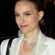 Očarljiva Natalie Portman: obleka, ki bi jo marsikatera želela nositi na poročni dan