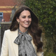 To je šik obleka iz Zare, ki jo Kate Middleton z eleganco nosi že od leta 2020