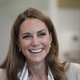 Kate Middleton simbolično oblekla suknjič, ki ga je nosila v ključnem obdobju svojega zdravljenja