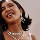 Fiasko na modni pisti: Kim Kardashian postala tarča posmeha zaradi bizarne hoje (VIDEO)
