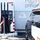 Petrol vlaga 17,5 milijonov v gradnjo e-polnilnic s pomočjo posojila EBRD