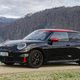 Test: mini cooper JCW E: električen, a še vedno izrazito vozniški
