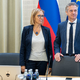 Zakaj že spet več denarja za klinična centra? Nesistemsko darilo vlade