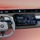 Kako bomo nove BMW upravljali brez armaturne plošče?