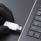 Matervola, kdo pri zdravi pameti sploh še uporablja USB-ključe?! Tudi brez črvov