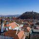 Državne dražbe: stanovanja v Ljubljani, Tolminu in Celju, vikend na Kopah, stavbna zemljišča