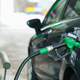 Kakšne ukrepe uvajajo države ob višanju cen goriva