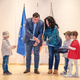 Drobižki na odru obnovljene dvorane