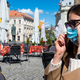 Največ, devet okužb z novim koronavirusom so v torek potrdili v Ljubljani, tam je tako trenutno aktivnih 40 okužb