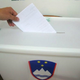 Poglejte, kateri izdajalski poslanci bodo z glasovanjem ali odsotnostjo ljudstvu vzeli pravico do odločanja!