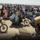 Domiselno: Iranci in Pakistanci prebijajo ameriško blokado tudi z »mobilnim naftovodom« - s pomočjo motornih koles!