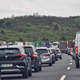 Sončen konec tedna se nadaljuje z zgoščenim prometom in zastoji