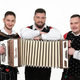(VIDEO) Vrabci predstavljajo hudomušno zgodbo o izginulem špricerju